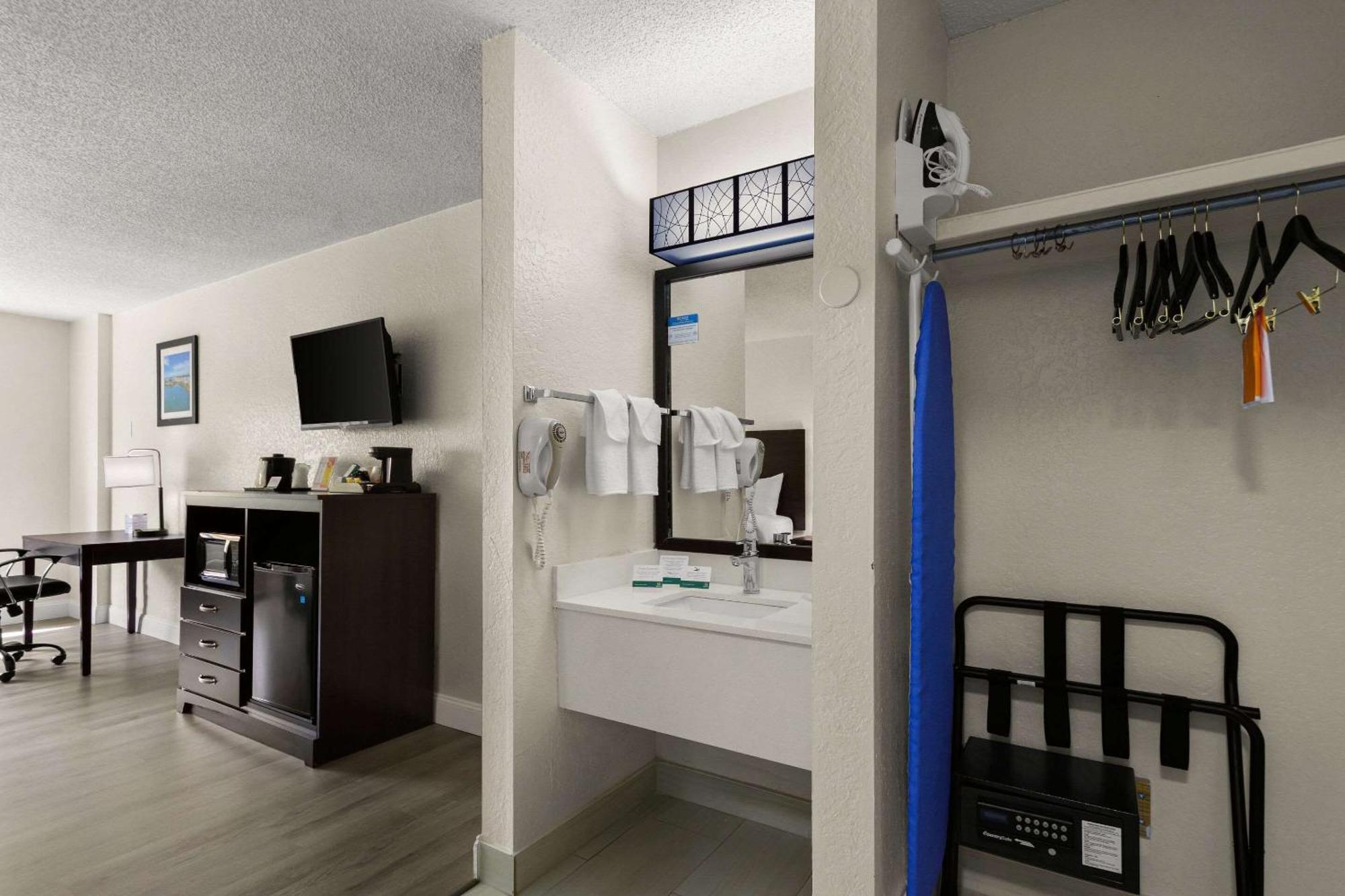 Quality Inn Sarasota I-75 エクステリア 写真